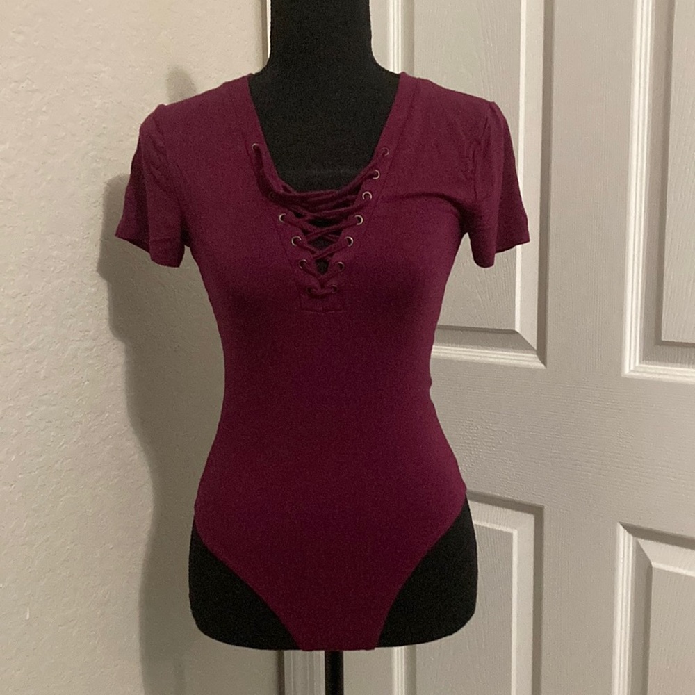 Forever 21 shortsleeved bodysuit size S